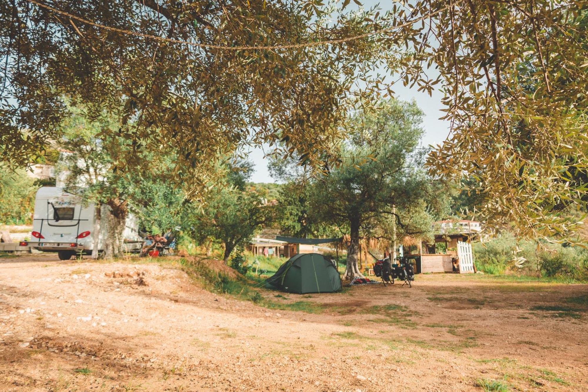 Olive Camping Hotel Himare Exterior photo